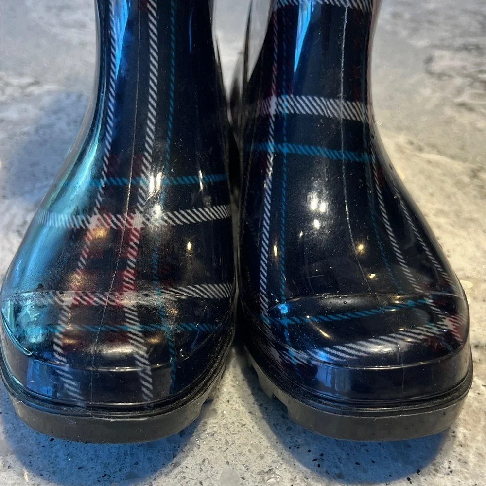 Plaid Glossy Rain Boots in Black Size 7